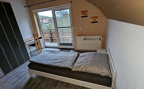Ferienhaus Stein, Top Monteurwohnung, Sehr Gross, 4 Einzelzimmer, Doppelzimmer, Uebernachtung Bis Zu 8 Personen Moeglich